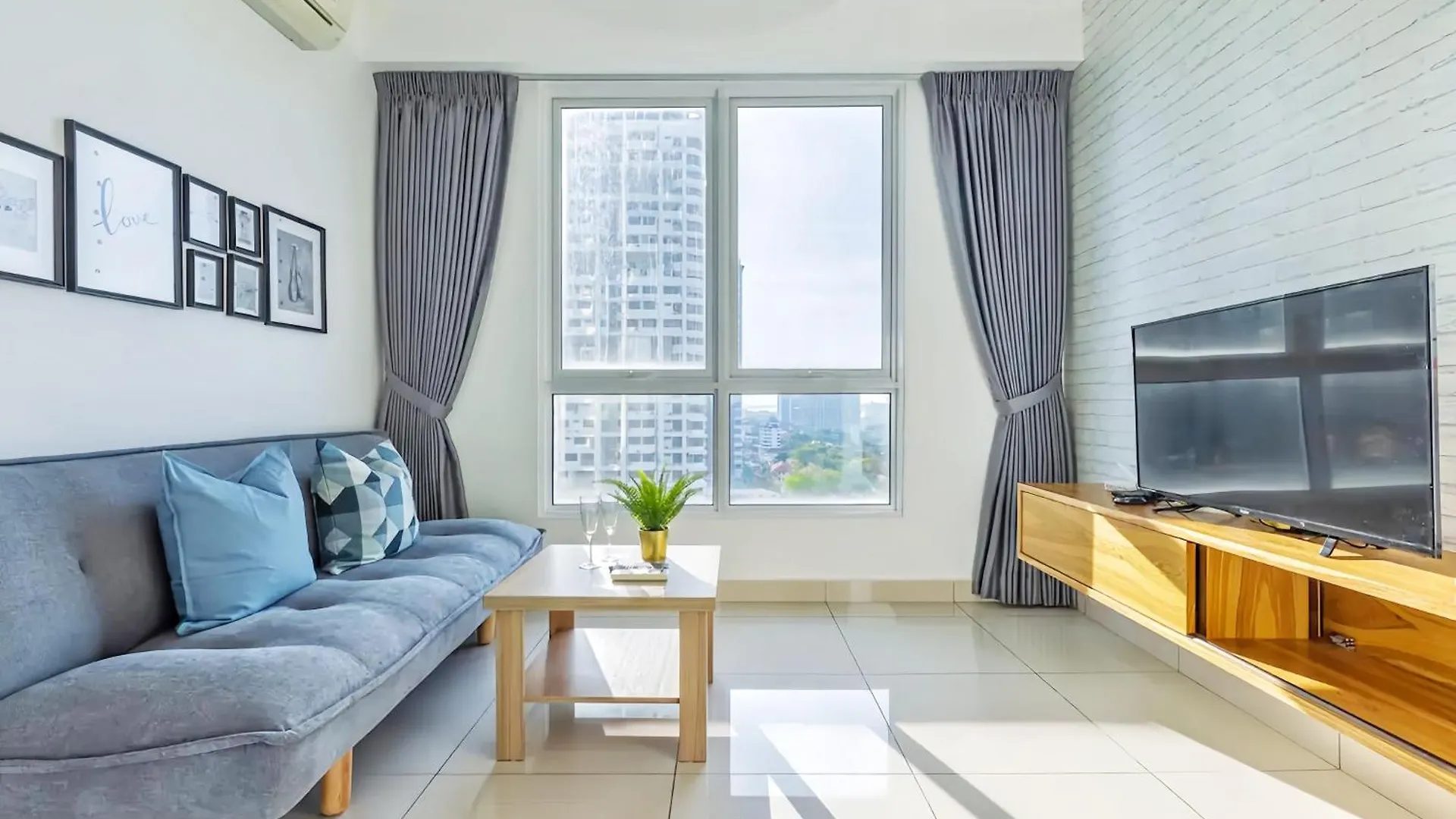 Mansion One George Town Διαμέρισμα