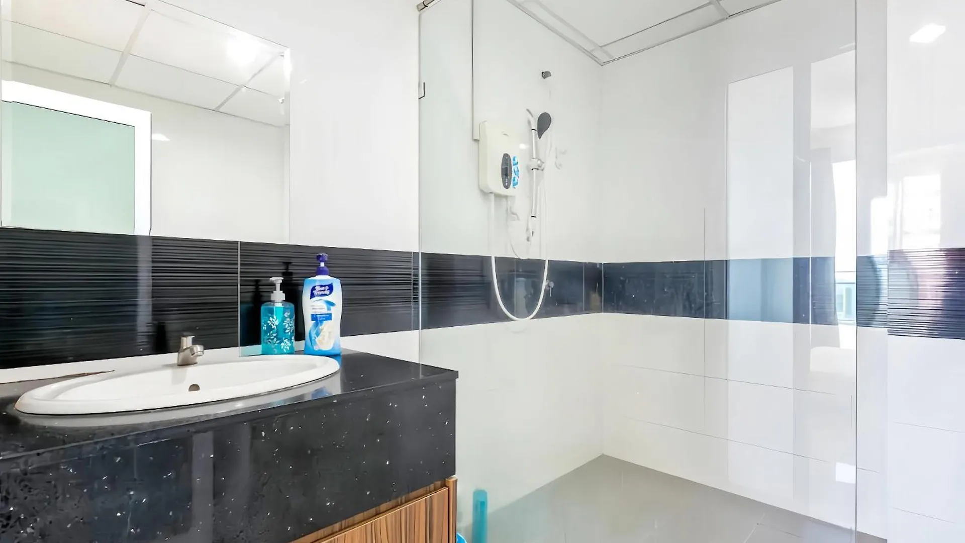 Mansion One George Town Διαμέρισμα