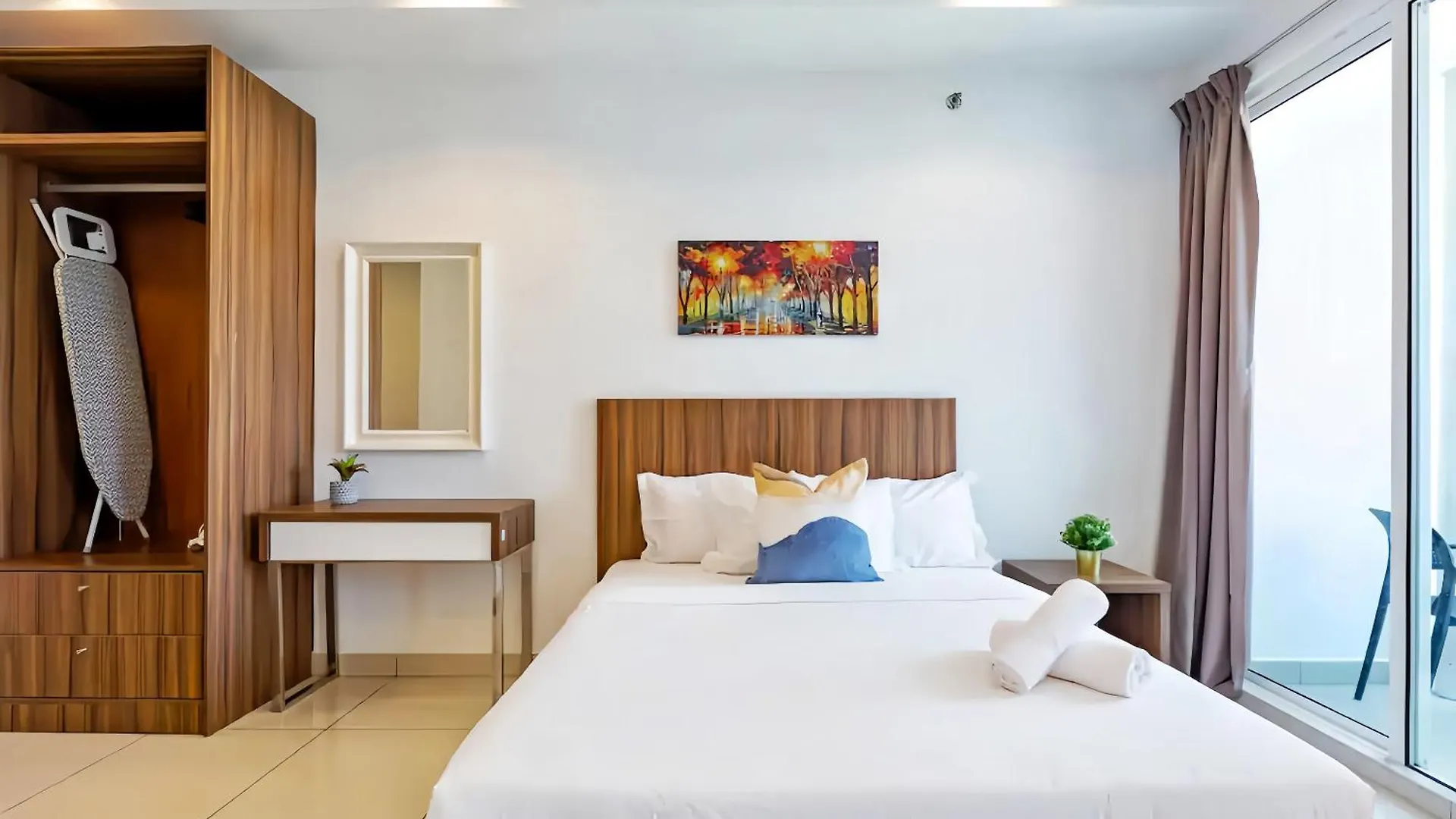 Mansion One George Town Διαμέρισμα