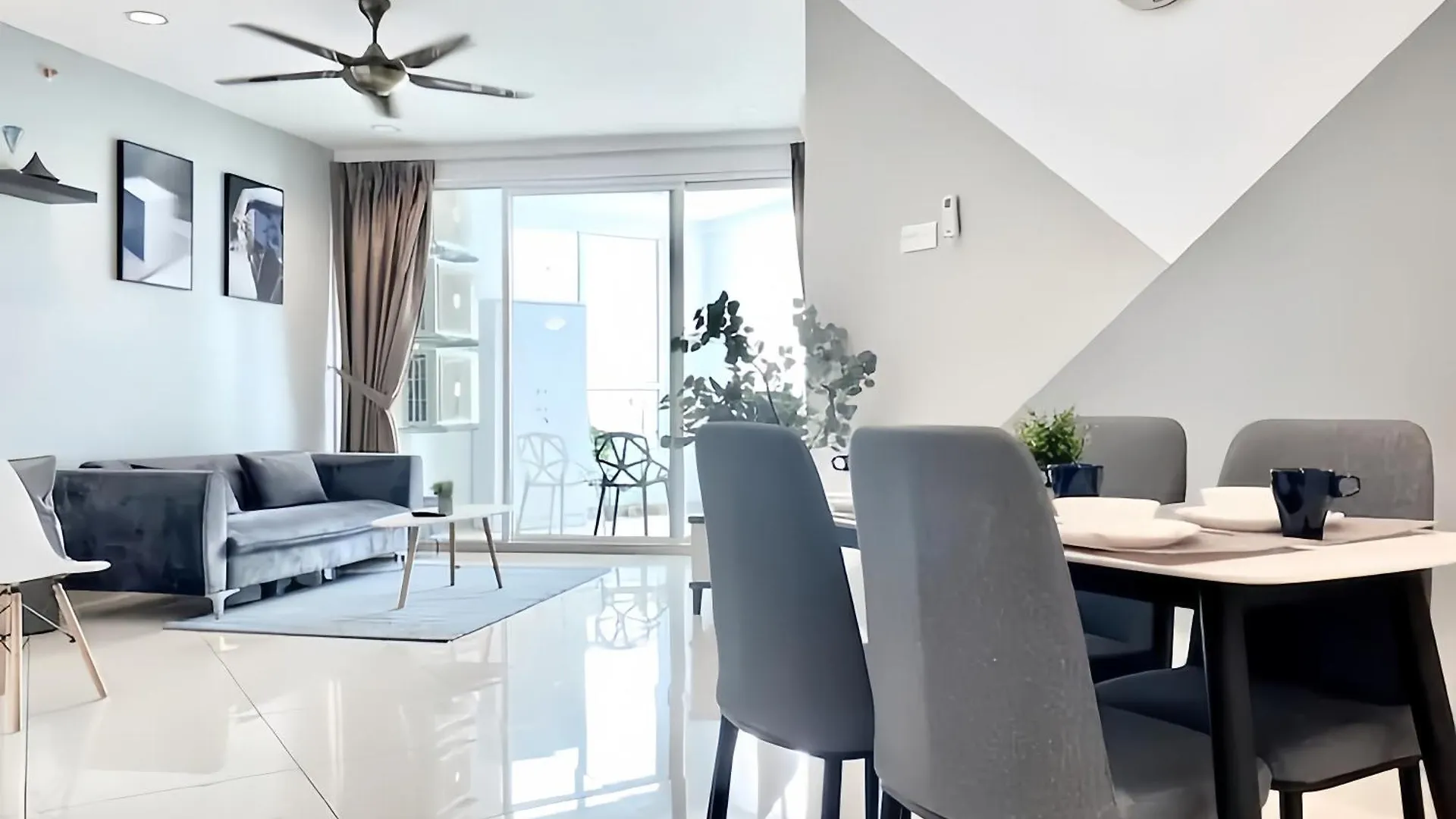 Mansion One George Town Διαμέρισμα